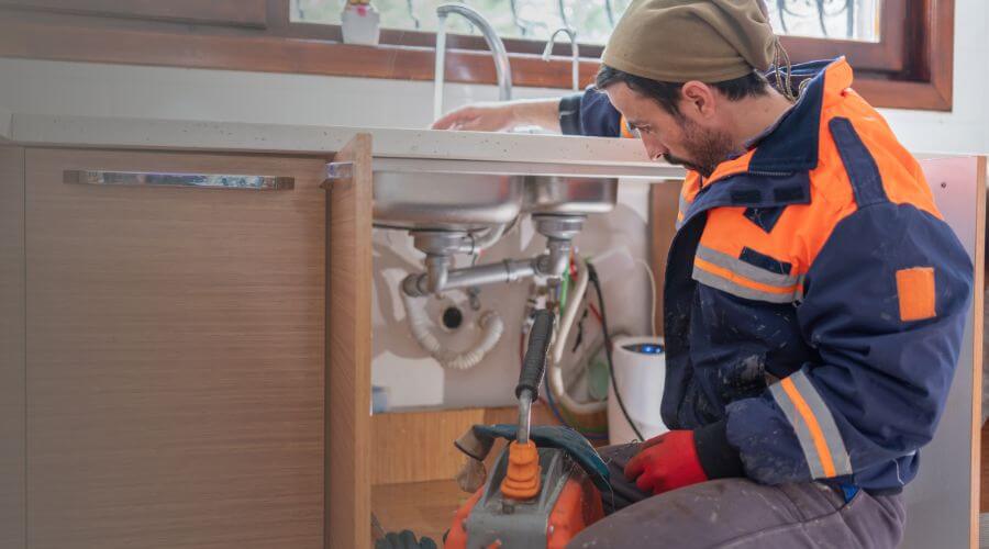 Professional expert plumbing services in Girard, OH